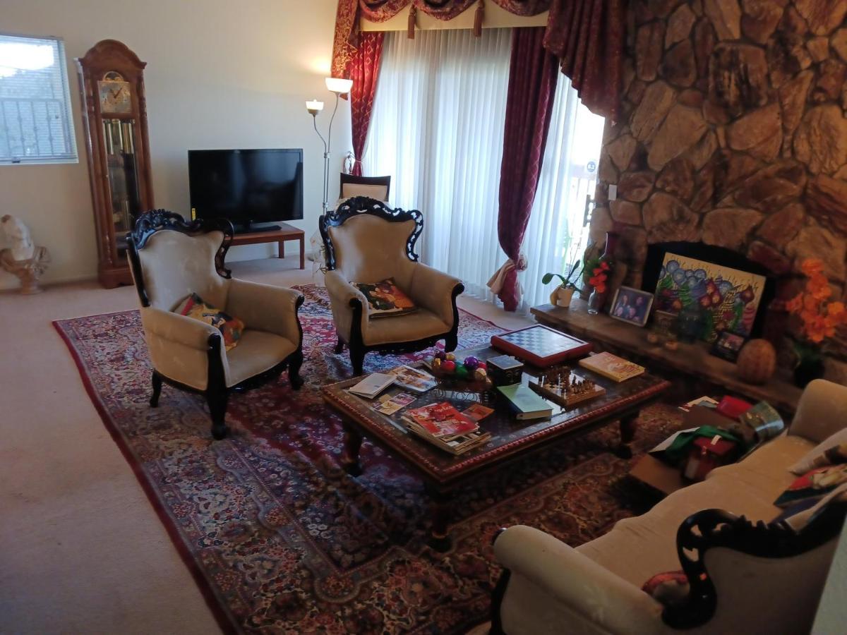 Bed And Breakfast In Hollywood Hills Лос-Анджелес Екстер'єр фото