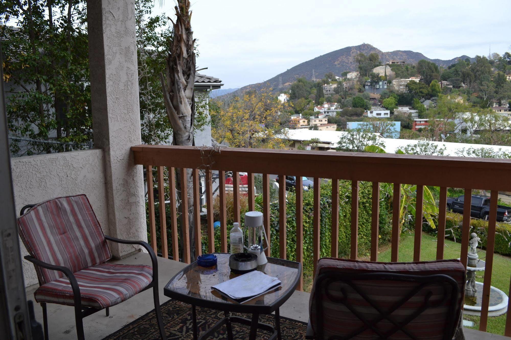 Bed And Breakfast In Hollywood Hills Лос-Анджелес Екстер'єр фото
