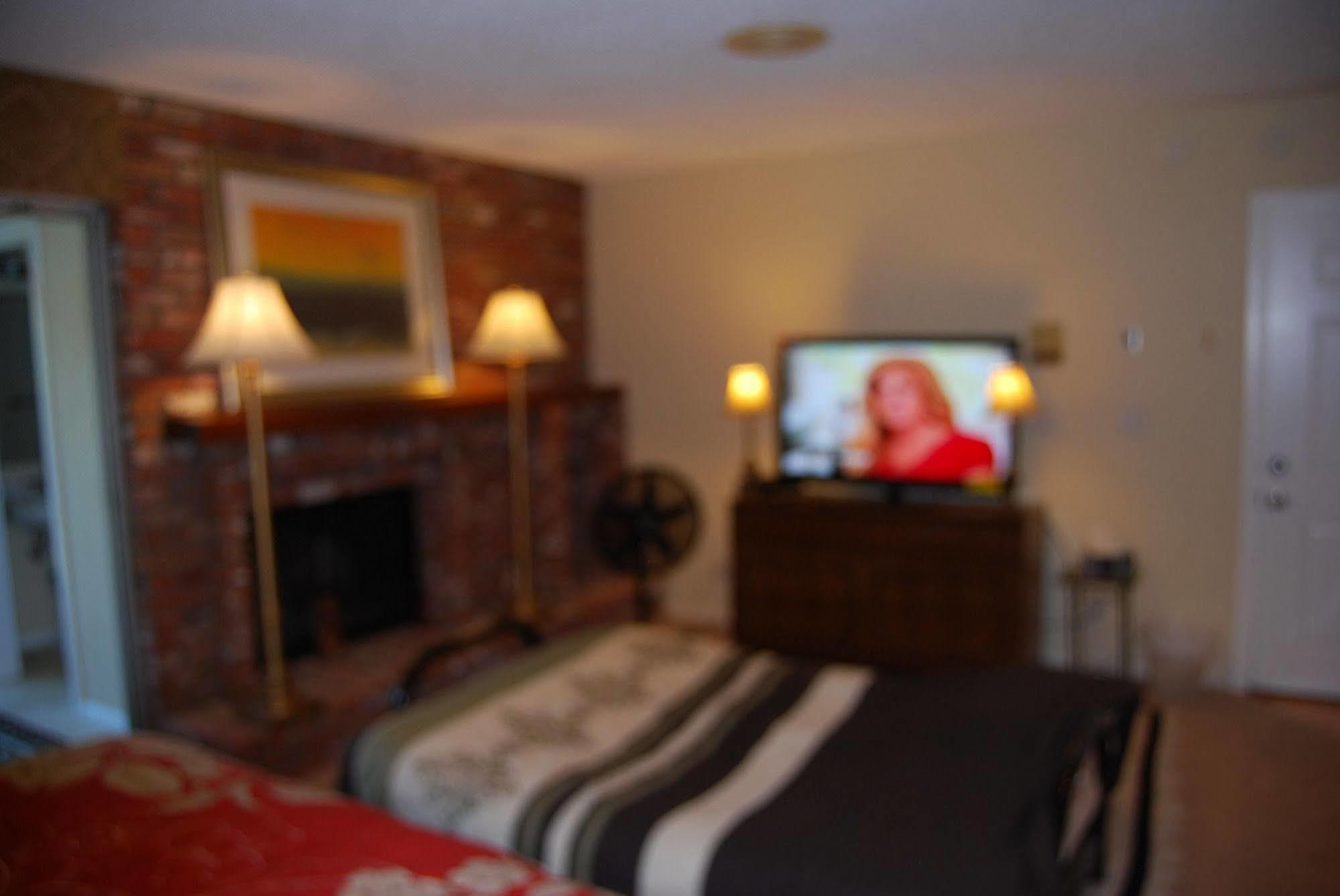 Bed And Breakfast In Hollywood Hills Лос-Анджелес Екстер'єр фото