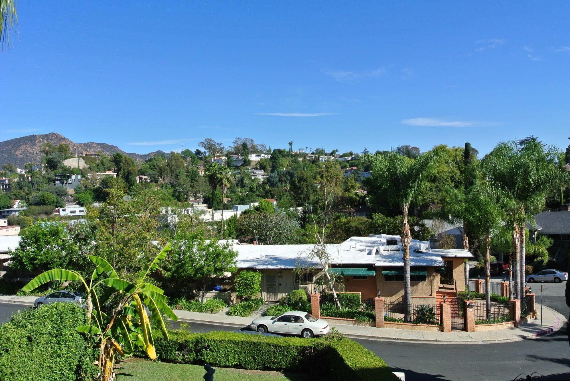 Bed And Breakfast In Hollywood Hills Лос-Анджелес Екстер'єр фото